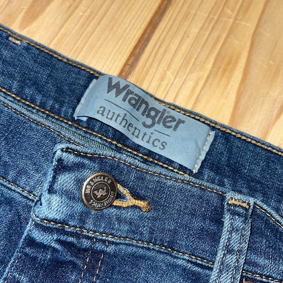 Wrangler Jeans, hardly worn! - Picture 5 of 6